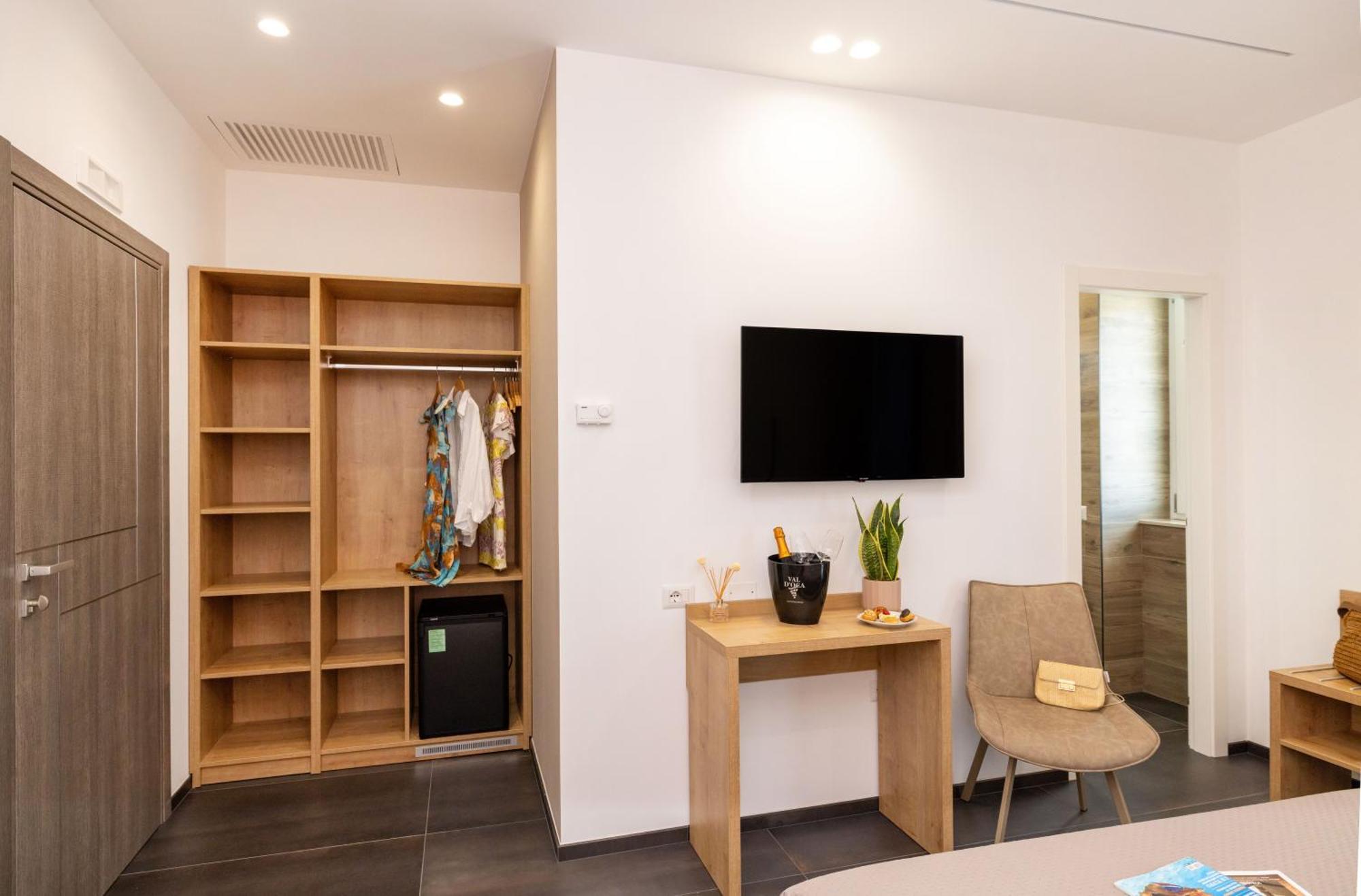 Dimora Del Centro Bed & Breakfast เวียสเต ภายนอก รูปภาพ